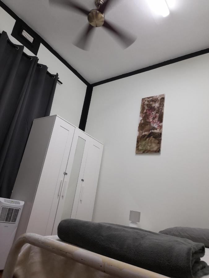 オージー イン バックパッカーズ パース エクステリア 写真